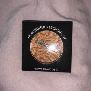 Bellapierre cosmetics highlighter and eyeshadow